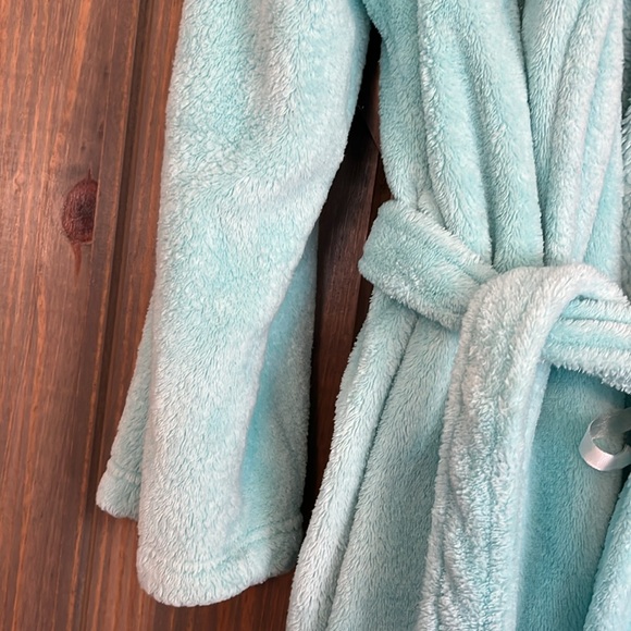 Women’s Turquoise Fuzzy Robe Size L - Picture 4 of 5